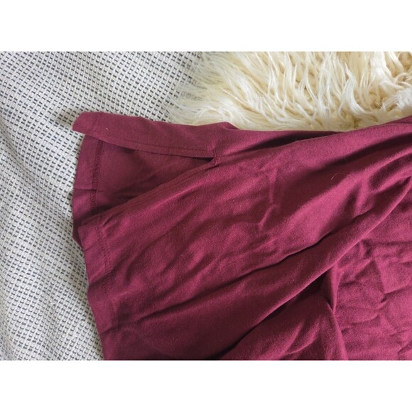 NWT Girl's XL (16) Cleveland Cavaliers Maroon/Gray Short Sleeve V-Neck Shirt - Picture 7 of 7